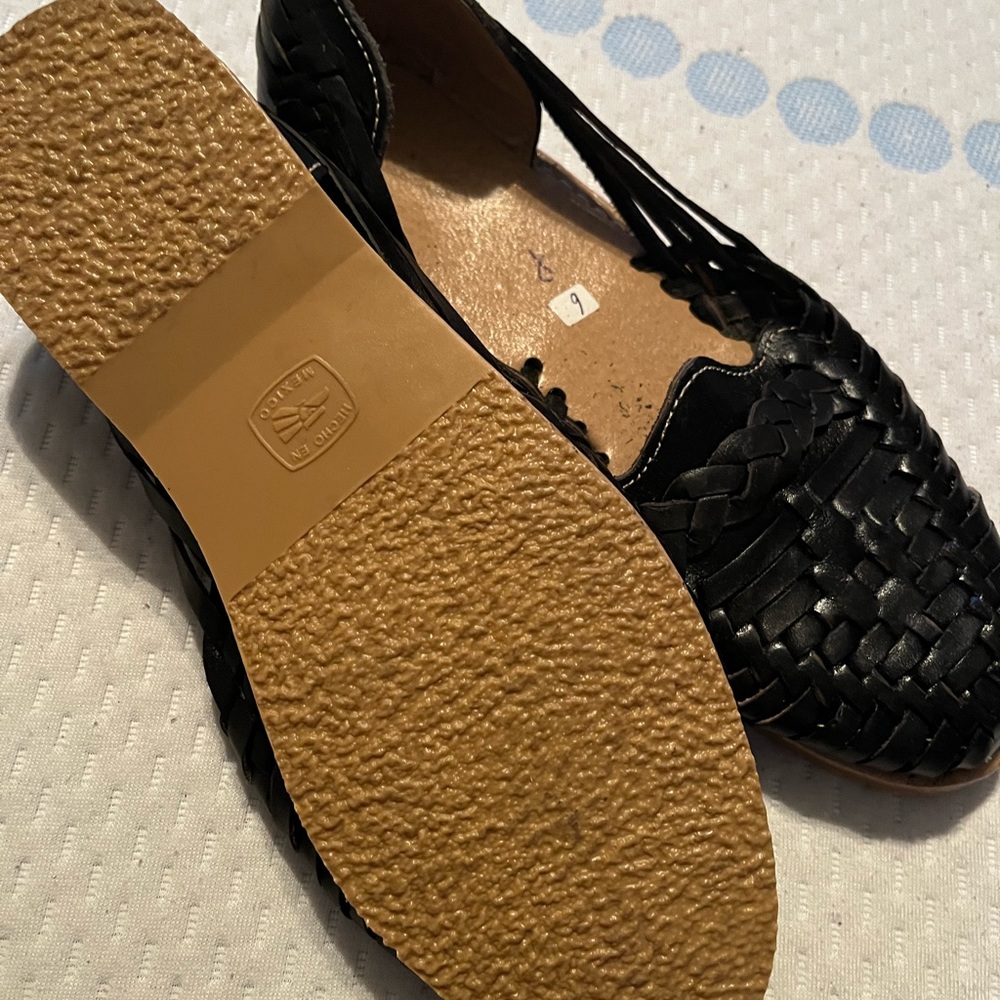 Sandals - Picture 3 of 4